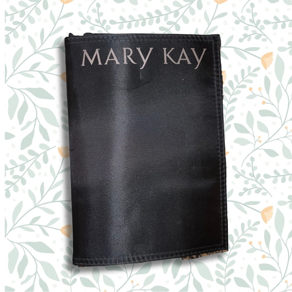 ⚡️3/$30⚡️NWOT Mary Kay Hang Toiletries Bag Cosmetics Makeup Travel Bag